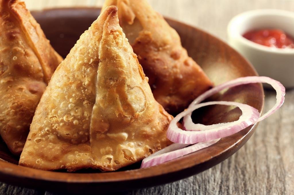 Veg Punjabi Handmade Samosa (Spicy)